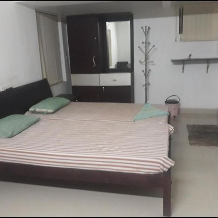 Abru'S Holidays International Travelers Alappuzha Экстерьер фото