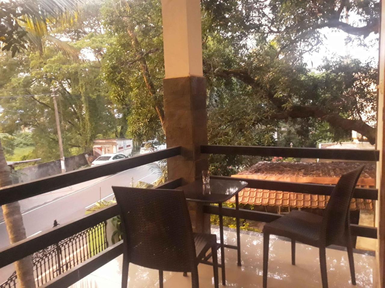 Abru'S Holidays International Travelers Alappuzha Экстерьер фото